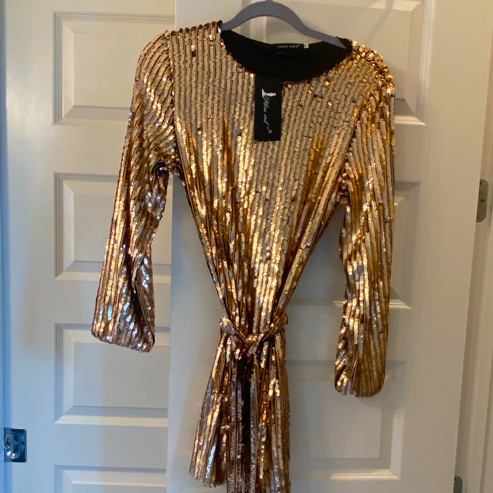 Gold sequin long sleeve party dress!